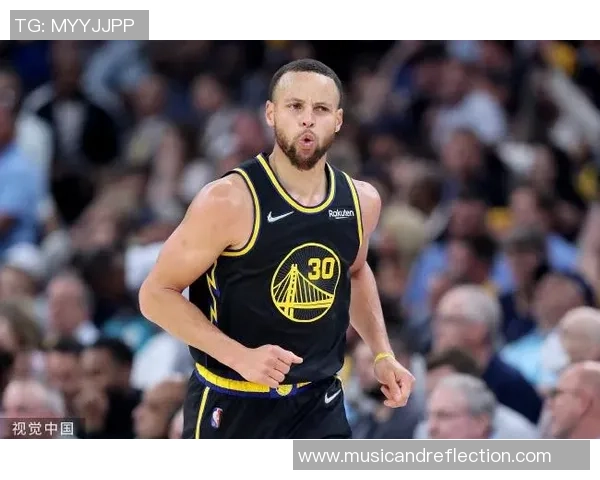 库里神勇上演神仙抛投强势打成2加1手感火热引爆全场激情 库里神勇上演神仙抛投强势打成2加1手感火热引爆全场激情