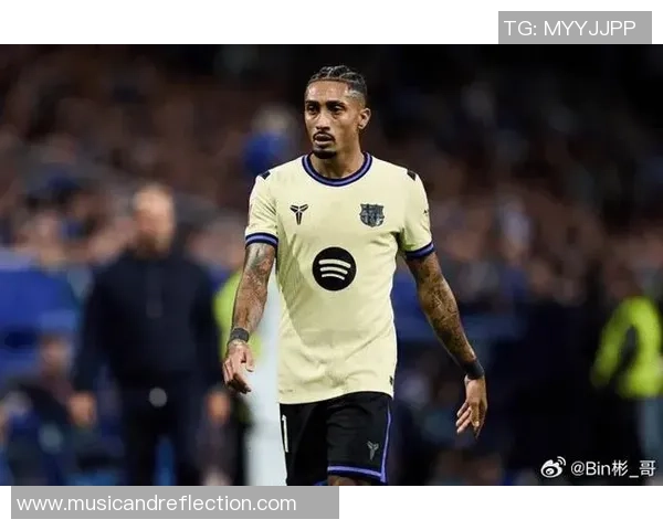 拉菲尼亚无缘国家德比 妻子社媒晒甜蜜合照鼓励并表达永远相伴的支持 拉菲尼亚无缘国家德比 妻子社媒晒甜蜜合照鼓励并表达永远相伴的支持